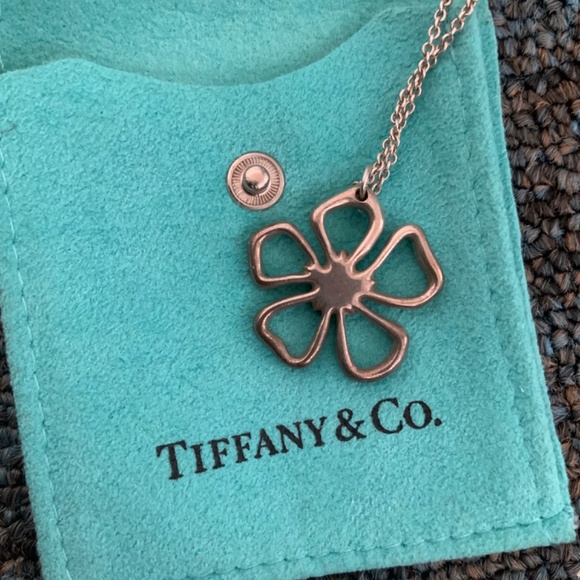Tiffany & Co. hibiscus flower necklace - Picture 3 of 8
